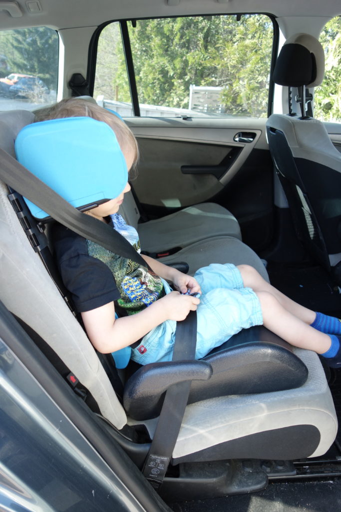 sivutuet autoon lapselle
