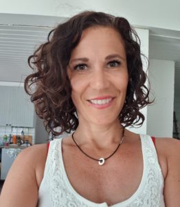 Read more about the article Nämä tuotteet, niillä onnistuin -Curly Girl Method