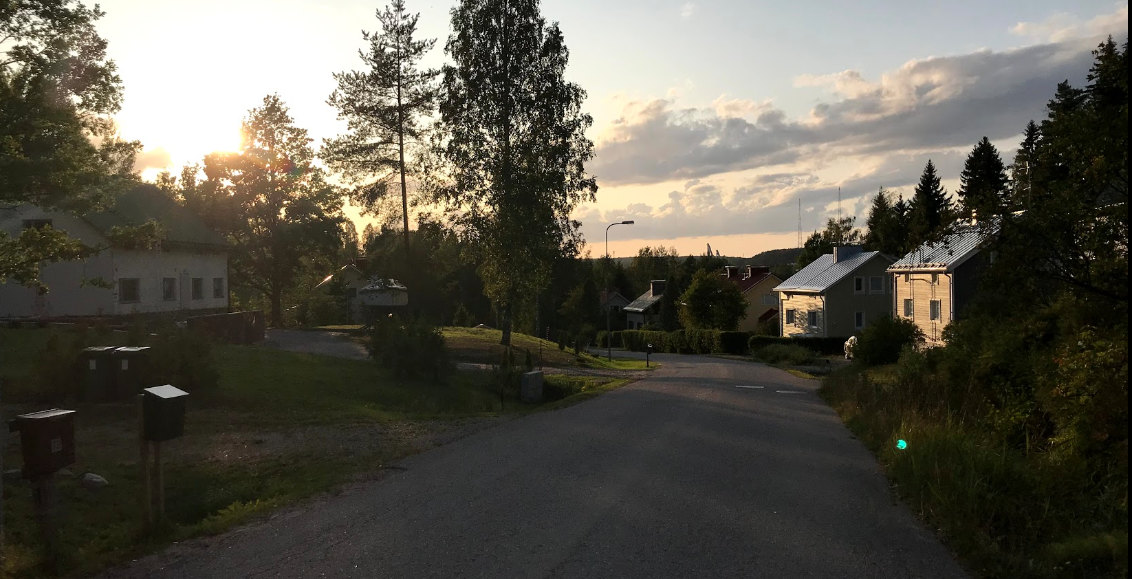 Iltalenkki kotimaisemissa.