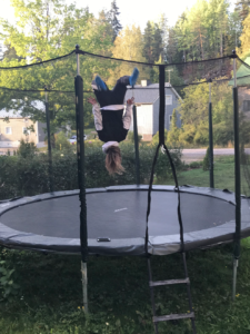 Äitiaika, telkkari ja rimpsut on meillä arjen ihania rutiineja