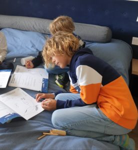 Read more about the article Täältä tullaan naisvaltaiset alat. Poikani haluaa opettajaksi