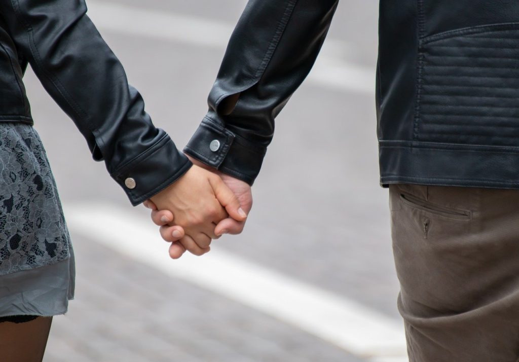 Miten tiedät olet dating aikuinen mies