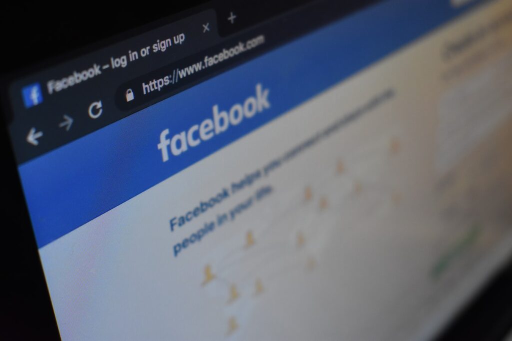 facebook huijaussivu
