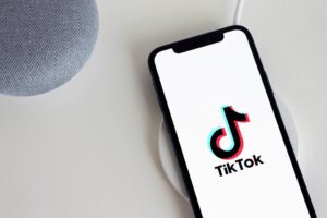 Read more about the article TikTok on kiusaajien paratiisi