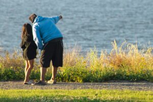 Read more about the article Teini suosii toista vanhempaa ja se pännii minua