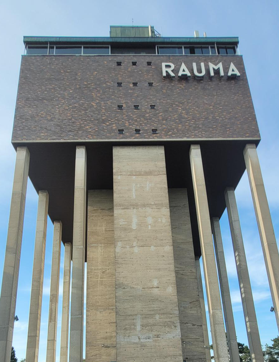 Herkuttelua Rauman kattojen yllä