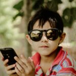 Lasten kasvojen peittäminen somessa ei suojelekaan yksityisyyttä! – Miksi?