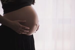 Sikiöt altistuvat muoville jo kohdussa- Tutkijat löysivät mikromuovia jokaisesta tutkitusta istukasta