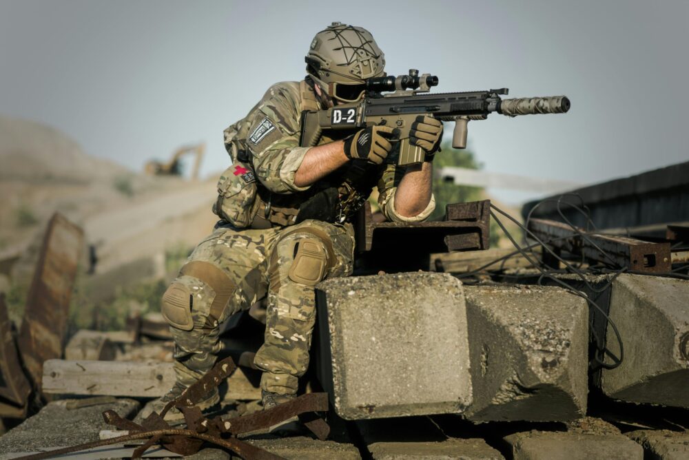 You are currently viewing Tekeekö armeija pojasta miehen?